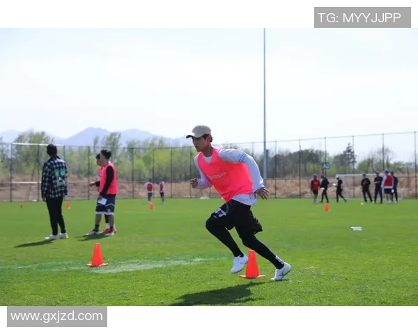 南京飞盘队在世界攀岩锦标赛中的默契配合与精彩表现分析